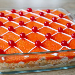 Праздничный салат с сельдью и грибами