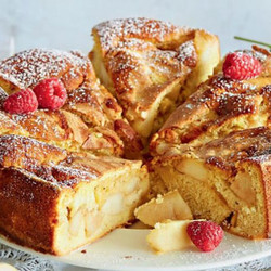 Шарлотка с яблоками