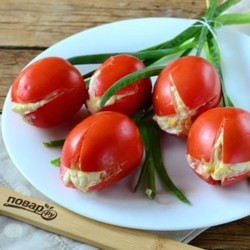 Закуска "Тюльпаны" из помидоров на 8 Марта