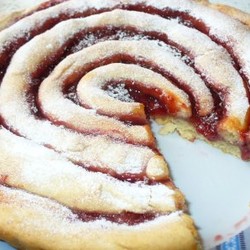 Песочный пирог «Варенька» с клубничным вареньем