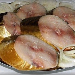 Скумбрия "Четыре плюса" в чайном рассоле