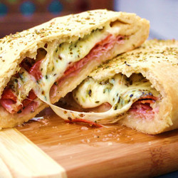 Стромболи или пицца-рулет