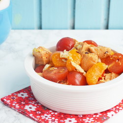 Салат курицей и мандаринами с азиатской заправкой | Fanilla