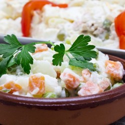 Оливье с курицей