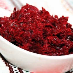 салат из свеклы с жареным луком