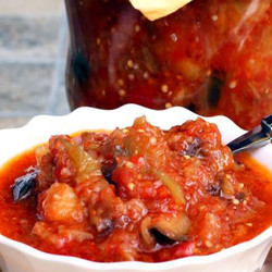 БАКЛАЖАНЫ В ТОМАТНОЙ ЗАЛИВКЕ С ЧЕСНОКОМ