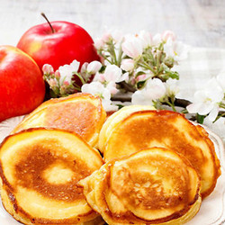 Яблочные оладьи на молоке – 8 рецептов