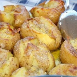 Очень вкусный и ароматный картофель, запеченный по особому!