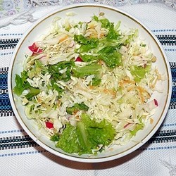 Салат с пророщенной чечевицей