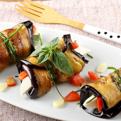 Потрясающие рулетики из баклажанов - вкуснейшая закуска