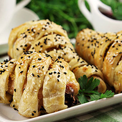 Куриные ножки в слоеном тесте