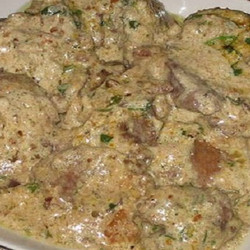 Печень в ореховом соусе с чесноком. Очень вкусное блюдо!