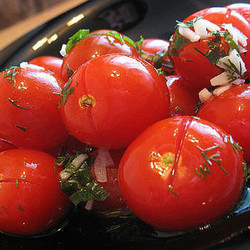 Малосольные помидоры с чесноком. Вкус изумительный!