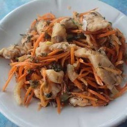 Корейский салат из моркови с рыбой