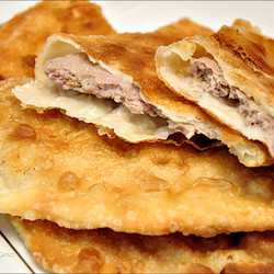 Чебуреки с мясом (очень удачное хрусткое тесто)