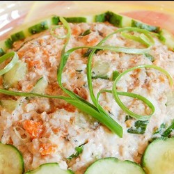 Салат из горбуши с рисом