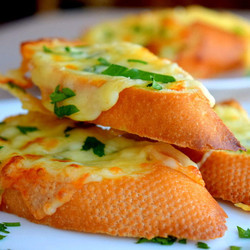 Бутерброды с чесноком и сыром