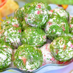 Сырные шарики с крабовыми палочками И СЕМГОЙ