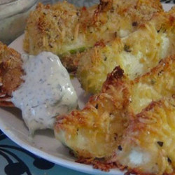 Вкусные, хрустящие, изумительные кабачки в сырной панировке обязательно понравятся вам и вашей семье.