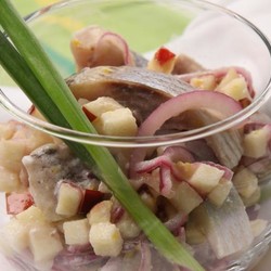 Сельдь с яблоками в йогуртовом маринаде, пошаговый рецепт с фото