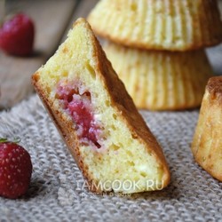 Творожные кексы с клубникой
