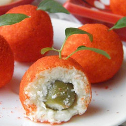 Сырные шарики с оливкой
