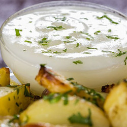 Греческий холодный соус-закуска дзадзики