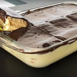 Десерт, не требующий выпечки. Просто залил и готово!