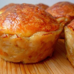 Куриные кексы с сырной начинкой