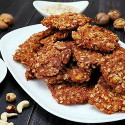 Печенье из овсянки и орехов: 6 рецептов с шоколадом, сухофруктами