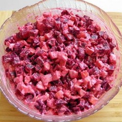 Свекольный салат с крабовыми палочками