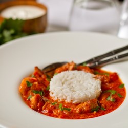 Красное тайское карри из курицы