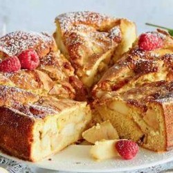 Быстрые рецепты шарлотки на кефире, яйцах и сметане | Ленивая кухарка