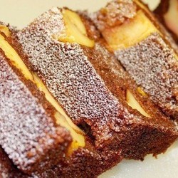 Шоколадный манник с карамельными яблоками