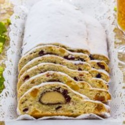 Творожный штоллен с марципаном