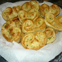 Слоеные "сердечки" с начинкой