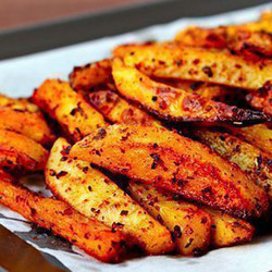 Ароматный картофель фри, запеченный в духовке