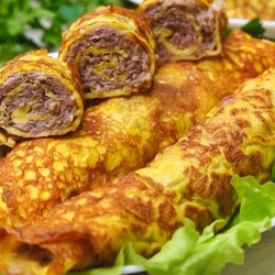 ЯИЧНЫЕ РУЛЕТИКИ С ФАРШЕМ