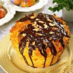 Кулич с кешью и шоколадной глазурью
