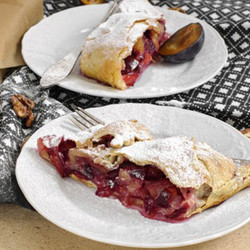 Как приготовить вкусный сливовый штрудель за 30 минут