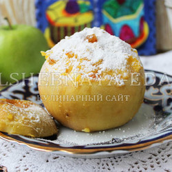 Яблоки, запеченные с рисом и изюмом