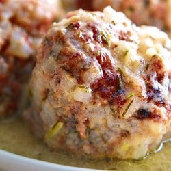 Тефтельки с рисом в яичном соусе