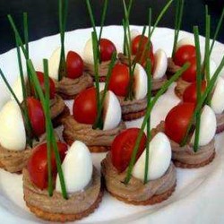 Закуска с муссом из куриной печени