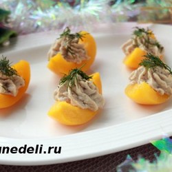 Паштет из скумбрии на персиках