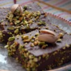 Шоколадно-манный пудинг / с фисташками