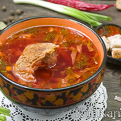 Красный борщ со свеклой и говядиной (с уксусом)