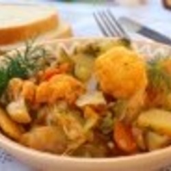 Овощное рагу с цветной капустой и картошкой