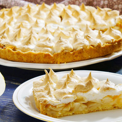 Яблочный пирог с безе