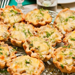 Тарталетки с сыром и грибами