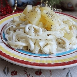 Салат «Ананасовый кальмар»